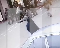 Смерть военнослужащей после вакцинации: камера наблюдения записала момент падения (видео)