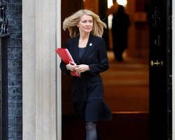 Третий за день британский министр ухолит в отставку из-за Brexit