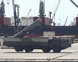 "Багато цікавих зразків": чи зможе Україна домовитись за зброю, яку РФ кинула в Сирії