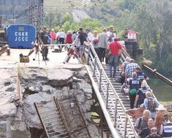 Украинская сторона завершила демонтаж укреплений у моста в Станице Луганской