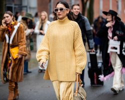 Тренды осени 2023. Самые модные свитеры и джемперы сезона