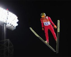 "Золотой" прыжок с трамплина в Сочи совершил поляк