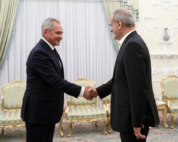 Шойгу прилетел в Тегеран, пока Иран готовится мстить Израилю за ликвидацию лидера ХАМАСа