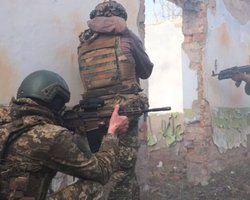 Лобові атаки багатоповерхівок: у Часовому Яру тривають запеклі бої в руїнах (карта)