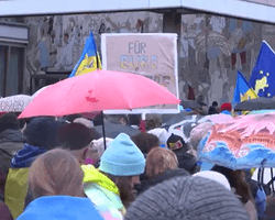 "Это и мой позор": в Берлине россияне провели митинг в поддержку Украины (видео)
