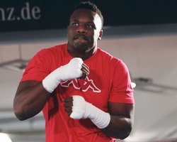 Чисора пообещал выбить искры из глаз Кличко