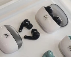 Альтернатива AirPods: новейшие наушники Motorola порадуют качеством звука (фото)