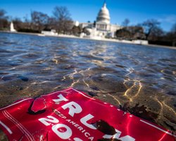 Сенат США начнет рассмотрение импичмента Трампу через час после инаугурации Байдена