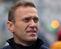 "Сравнивает себя с Иисусом": Навальный страдает манией величия, – пресс-секретарь Путина