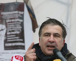 Возле Верховной Рады началось вече Саакашвили и его сторонников