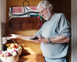 Ночная атака ВС РФ: по Украине вводят почасовые отключения света