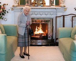 Врачи обеспокоены здоровьем Королевы Елизаветы, она будет под медицинским наблюдением