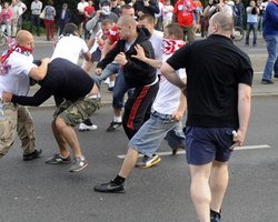 Поляки попросили прощения у россиян за беспорядки на Евро-2012