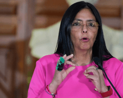 Угрозы Трампа сработали: временный президент Венесуэлы готова сотрудничать с США