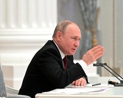 Рада федерації РФ дозволила Путіну використати російську армію на Донбасі