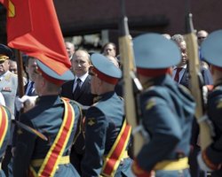 В 24 российских городах состоялись военные парады