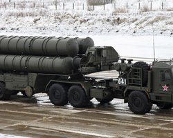 ВСУ уничтожили две С-400 в Белгородской области: Генштаб показал моменты попадания (видео)