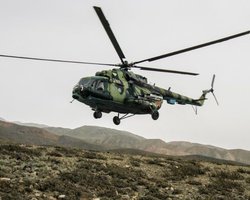 Киргизский вертолет с военными упал возле границы с Таджикистаном, есть пострадавшие