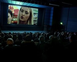 Прокатчикам не выгодно показывать кино с русским дубляжом, - СМИ