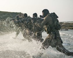 Морские "котики", мины и удары с воздуха: необъявленная война между Ираном и Израилем