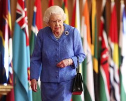 Герцоги Сассекские "начали войну" против королевской семьи,  – источники в Букингемском дворце