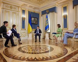 Новые инвестиции и окончание войны: Зеленский рассказал, зачем нужна СЭЗ на Донбассе