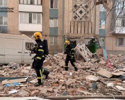 Массированный удар по Тернополю: повреждена многоэтажка, есть раненые (видео, фото)