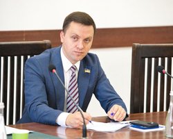 "Хотите повышения для себя зарплат во время войны? Этого не будет", — нардеп "Слуги народа"