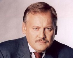 Затулин вернется в Россию за свой счет