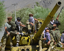 После выхода американских войск: Талибан атаковал Панджшерских повстанцев (видео)