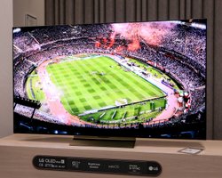 Недорогой, но яркий OLED-телевизор для футбола: назван лучший вариант лета 2026 года (фото)