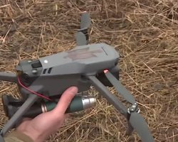 Дроны забрасывают россиян их же гранатами: разведка показала бои под Бахмутом (видео)