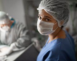 Без врачей, но надежда есть: как Украине решить вопрос нехватки медиков