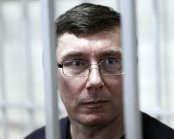 Кокс и Квасневский получили право наблюдать за делами Луценко и Иващенко