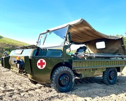Український ексклюзив: у Німеччині продають рідкісний позашляховик-амфібію ЛуАЗ (фото)