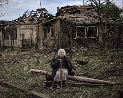 Четверо загиблих: Гайдай показав наслідки обстрілу Луганської області (фото)