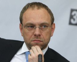 Власенко: Тимошенко попросила возобновить лечение, прерванное из-за кожных высыпаний