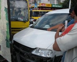 В Симферополе водитель маршрутки потерял сознание и сбил пешеходов