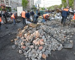 На Майдане разобрали баррикаду со стороны Европейской площади