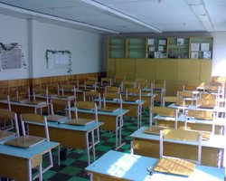 Батькам погрожують: на окупованій Херсонщині весь клас відмовився вставати під гімн РФ