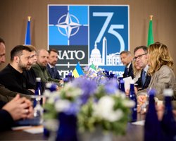 Все дальше от мира: каковы последствия "ложных обещаний" НАТО в отношении Украины, — Politico