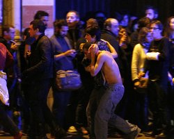 Количество погибших из-за терактов в Париже выросло до 132 человек