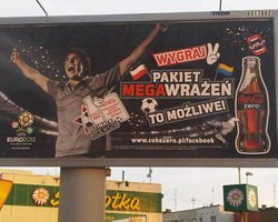 Coca-Cola перепутала цвета украинского флага на польских плакатах, - СМИ