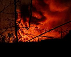 У Мелітополі атакована місцева підстанція: частина міста занурена в блекаут (відео)