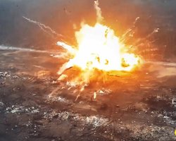 "Разорвало на атомы": морпехи ВСУ показали кадры атаки танков РФ под Крынками (видео)