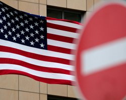 В США республиканцы требуют вернуть ручной подсчет голосов