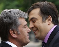 Ющенко прокомментировал поражение своего кума Саакашвили на выборах в Грузии