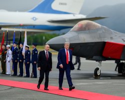 Признание русского государственным и предоставление статуса УПЦ МП: что предусматривает план США и РФ