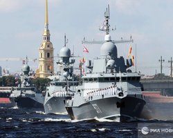 Россия провела морской парад ко дню ВМФ без поврежденных кораблей: сколько судов приняли участие