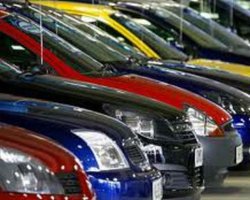 В Украине вдвое сократились продажи авто